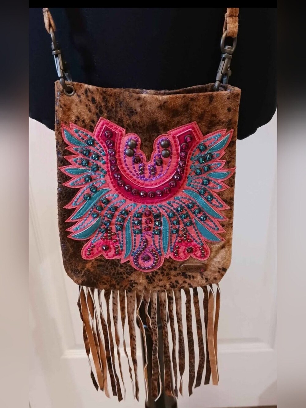 KIPPYS LEATHER CROSSBODY HORSESHOE COWGIRL
